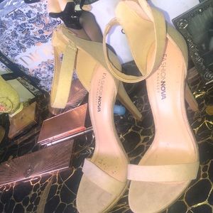 Nude strap heels pumps